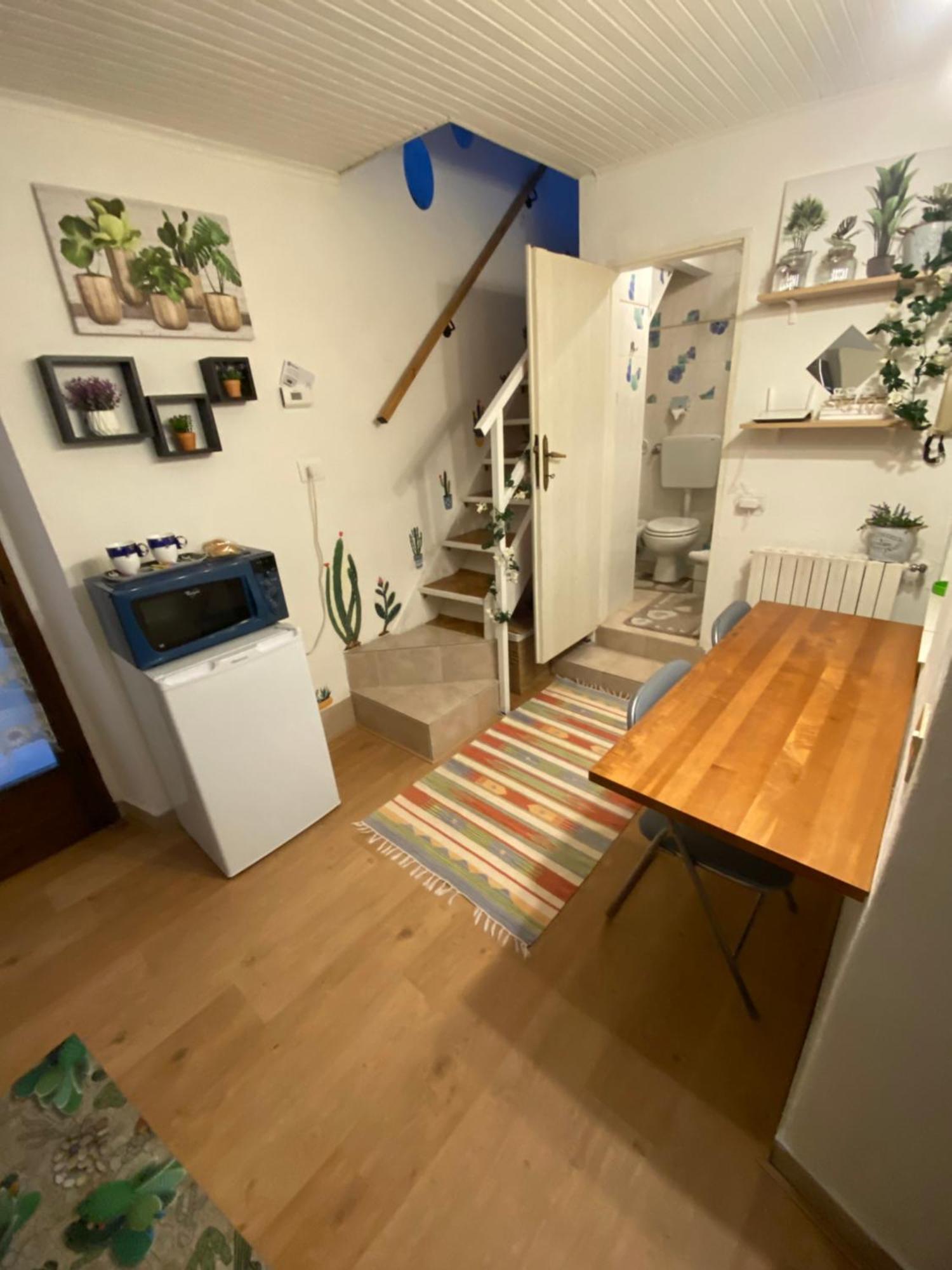 Casa Baiettini 9 Acomodação com café da manhã Intra Exterior foto